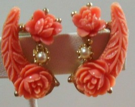 Vintage Gold-tone Peach Celluloid Carved Rose &amp; Faux Pearl Clip-on Earrings - £35.30 GBP