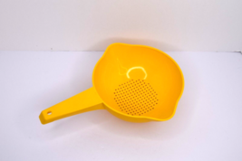 Vintage Tupperware Yellow Colander Strainer 1 Quart with Handle Double S... - $12.47 CAD