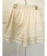 NEW Vintage Bloomers Tap Pants Pantaloon Pettitpants Nylon  Velrose Lace... - $526.87 MXN