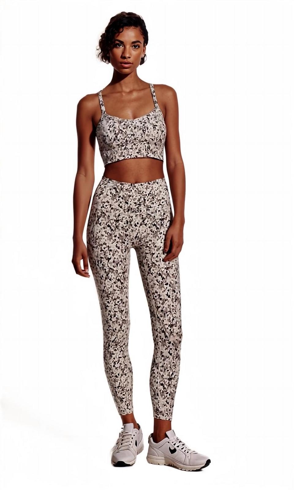 Varley let's move irena bra in Crema Fractured Flower - size S