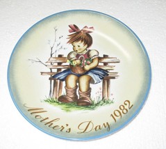 Hummel  The Flower Basket Mother's Day Plate 1982 by Schmid West Germany - $9.95