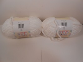 Bernat Baby Blanket Yarn 2 Skeins 3.5 oz White Super Bulky - £9.01 GBP