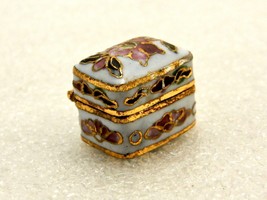 Rectangular Miniature Cloisonne Snuff/Pill Box, White w/Gold Trim, Floral Art - £15.50 GBP