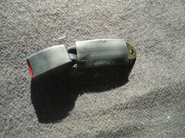 03-05 TOYOTA CELICA GT GT-S REAR LEFT OR RIGHT SEAT BELT BUCKLE L/R OEM. image 2