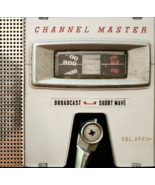1960s 8 Transistor Channel Master All Wave Radio w/ Leather Case Deluxe F10 - $40.99 CAD