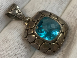 Sterling Silver Pendant 8.28g Fine Jewelry Blue Square Faceted Stone - £23.90 GBP