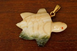 Vintage Costume Jewelry Carved Shell Sea Turtle Necklace Pendant Hawaiiana - £10.27 GBP
