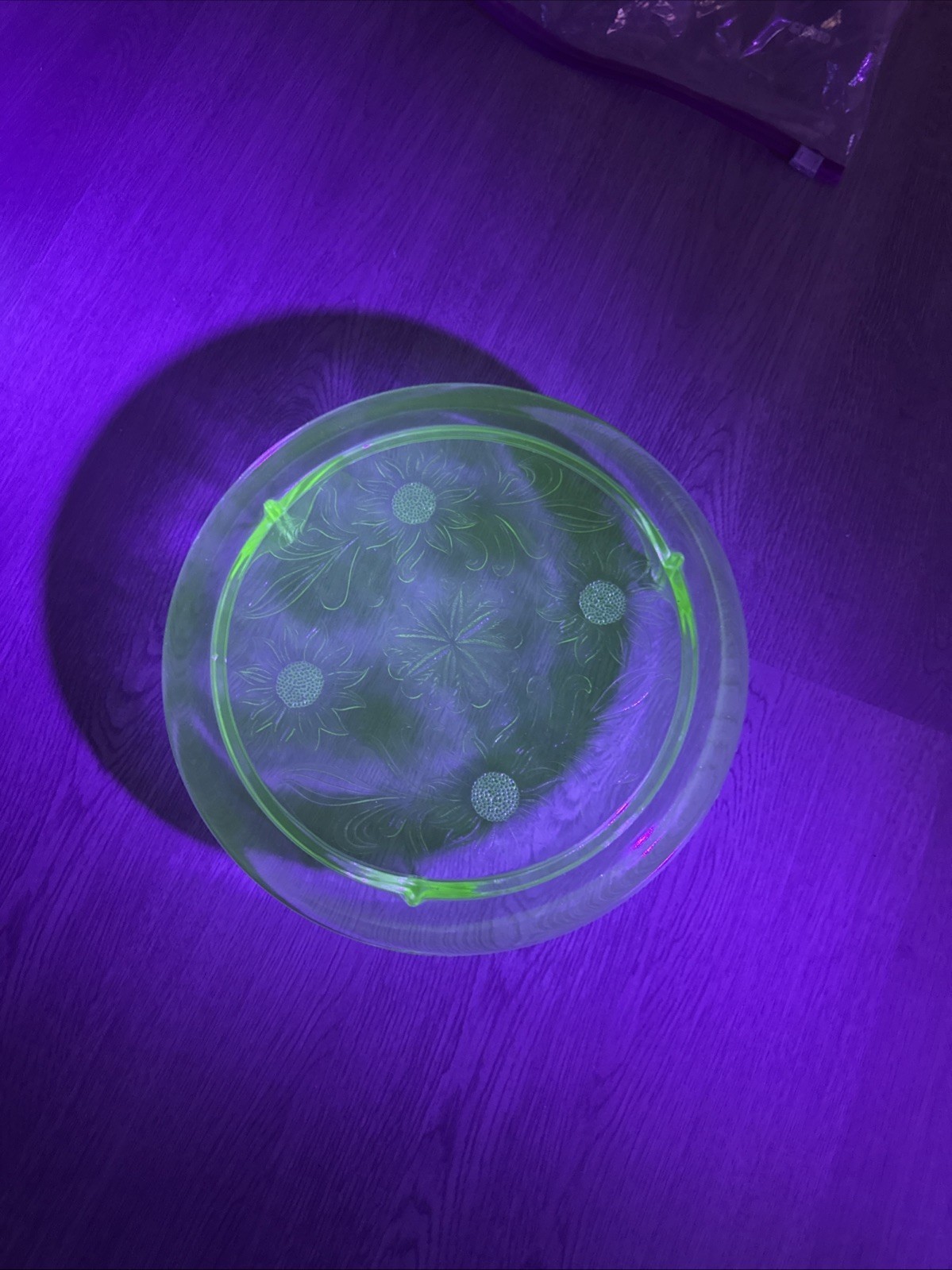 Vintage Jeanette Uranium Glass 3 Footed Sunflower Cake Plate SH - $24.74