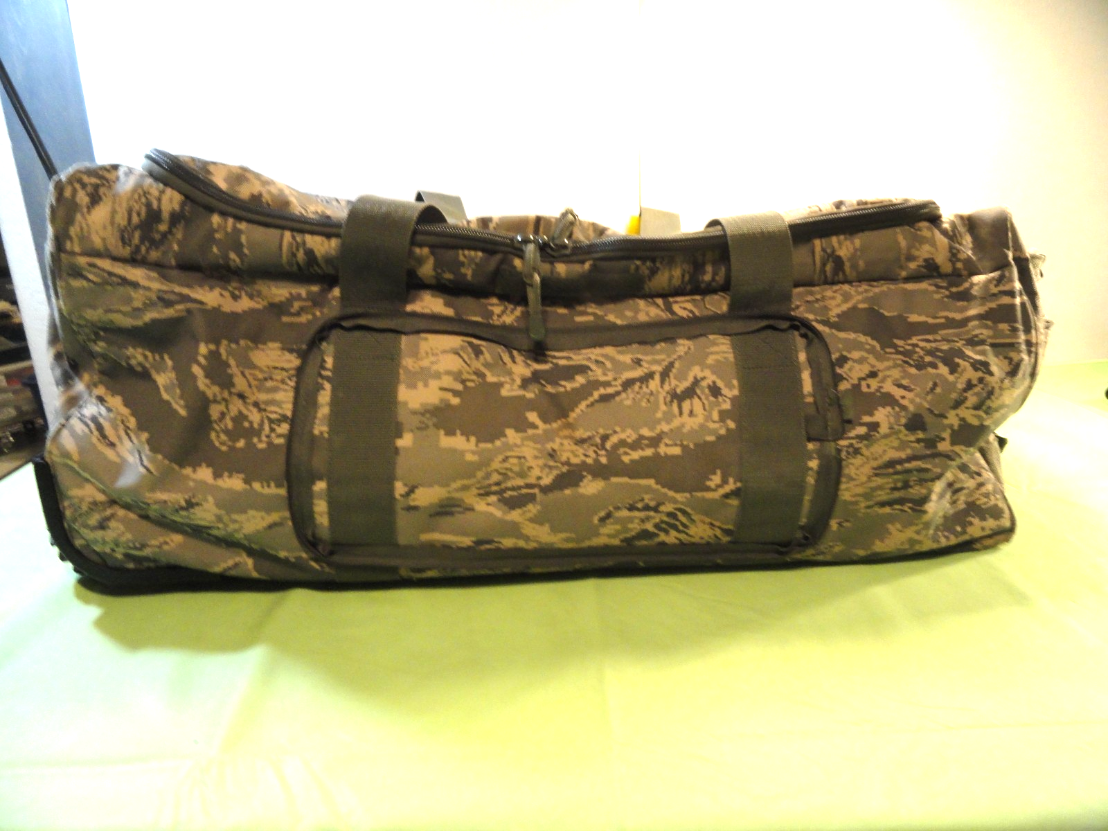 USAF ABU TIGER STRIPE LARGE DUFFEL BAG W/ WHEELS SUITCASE LUGGAGE MILITA... - $107.99