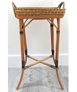 Vintage Bamboo and Reed Rattan Handled Tray Top Side Table - $3,321.94 MXN