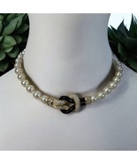 Stunning Faux Pearl &amp; Black Enamel &amp; Rhinestone Pendant Gold Tone Neckla... - $466.91 MXN