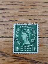 Great Britain Stamp Queen Elizabeth II 1 1/2d Used Green - $1.89