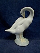 Lladro Vintage Porcelain Swan Figurine Cleaning Feathers  - £11.68 GBP