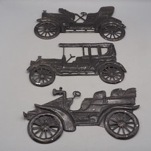 Vintage Lot De 3 Antique Automobile Étain Tenture Murale Mancave Garage Décor - £53.74 GBP