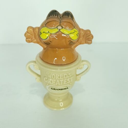 Garfield Worlds Greatest Mom Trophy Figurine 4.75&quot; Tall Enesco 1971 Ceramic - $21.77