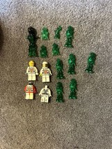 LEGO Mars Mission minifig lot of 11 Martians astronauts Space - $46.50