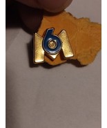 M6 PIN Lapel TELEVISION TV FRANCE Movie M6 Blue RARE - $466.58 MXN
