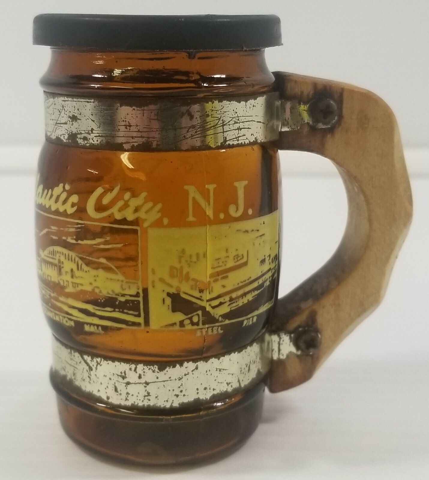 VC) Vintage Atlantic City Brown Glass Barrel Mug Stein Wood Handle Peppe... - $3.95