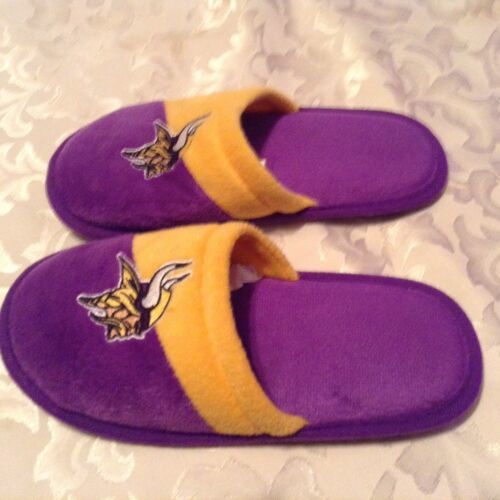 Primary image for NFL Minnesota Vikings shoes Size youth 1 2 small kids plush house shoes slippers