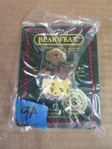 Boyds Bears Eggbert The Artist 81502 Bearwear Bear Wearable Pin  Box 9A* - $12.16