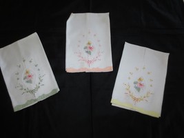 3 Unused LINEN Floral EMBROIDERED Finger TOWELS w/Stickers - 14&quot; x 20&quot; ea. - £15.75 GBP