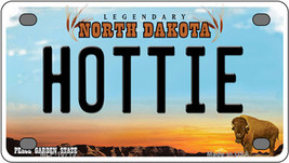 Hottie North Dakota Novelty Mini Metal License Plate Tag - $284.59 MXN