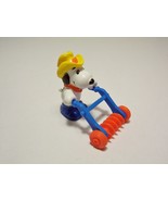 Peanuts Gang Snoopy Action Figure Dog Farmer Straw Hat Hand Plow McDonal... - £3.94 GBP
