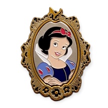 Snow White and the Seven Dwarfs Disney Loungefly Pin: Mirror Portrait - £15.61 GBP