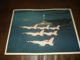 Vintage 1983 USAF Thunderbirds F-16 Fly Over Statue Of Liberty 8x10 Photo - $12.86