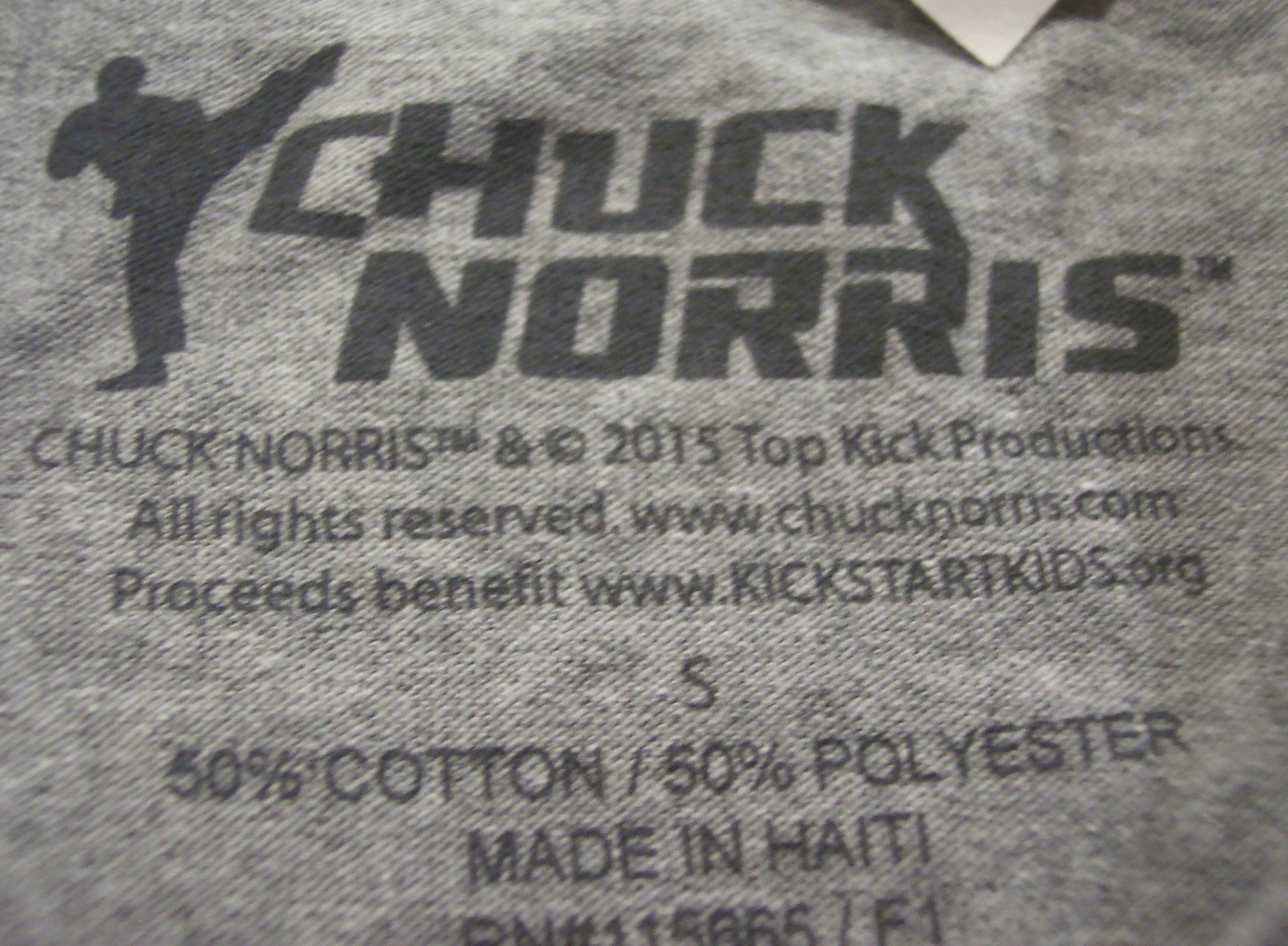 FUNNY CHUCK NORRIS with Super Soaker T-Shirt MENS SMALL NEW w/ TAG Item image 3