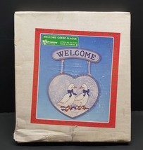 Vtg Pre Owned Christmas Around the World Welcome Plaque With Geese - £6.93 GBP