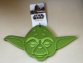 Disney&#39;s Star Wars Green Yoda Silicone Trivet Hot Pad 12” X 5.75” Nwt - £12.57 GBP