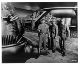 1956‘s FORBIDDEN PLANET Robby the Robot meet &amp; greet b/w 8x10 scene still - $100.27 MXN