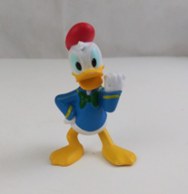 Vintage Disney Mickey &amp; Friends Donald Duck Red Cap &amp; Green Bow Tie 2.25... - €5,03 EUR