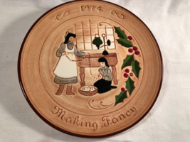 1974 Glenview Pottery Making Fancy Amish Yuletide Collectible Plate USA - £16.02 GBP