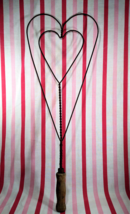 Wonderful Vintage Primitive Double Heart 26&quot; Wire Rug Beater with Wood Handle - £30.56 GBP