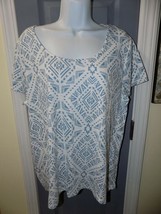 Cato Blue &amp; White Aztec Design Short Sleeve Shirt Size XL Women&#39;s EUC - £14.62 GBP