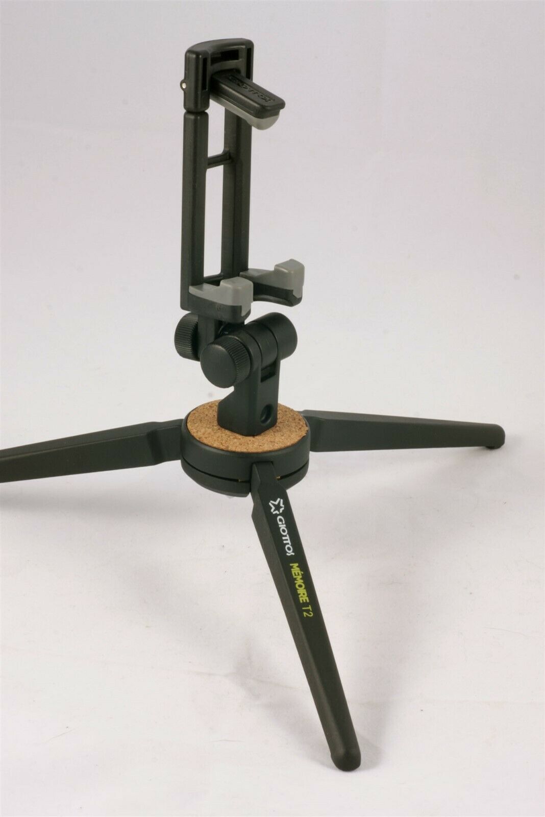 Giottos Memoire T2 aluminum mini tripod with patented 3point cell