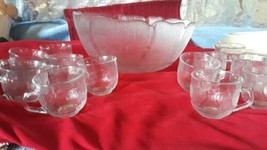 Vtg ARCOROC FLEUR France Clear Pressed Glass Large Punch Bowl with 12 cups Ladle - £18.67 GBP