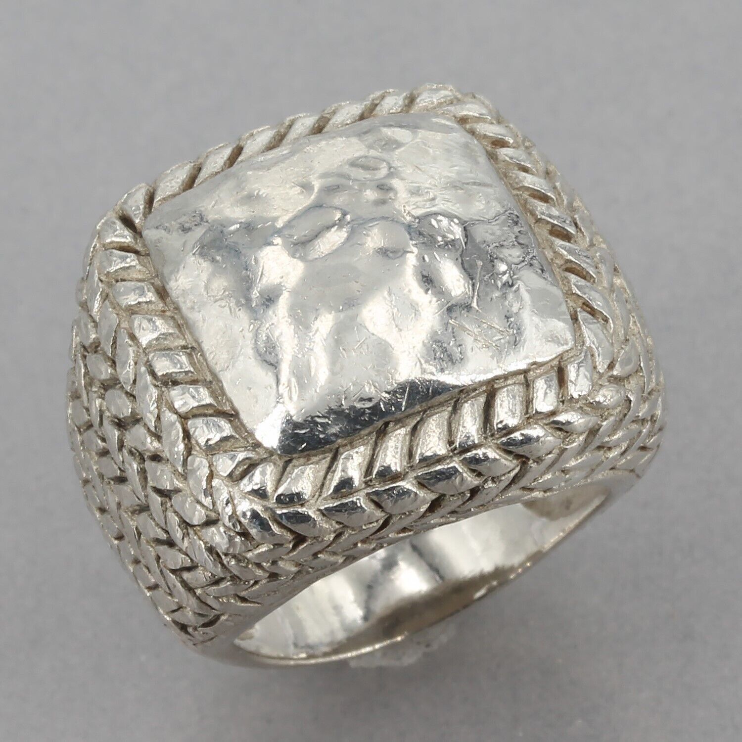 Retired Silpada Sterling Square Hammered Dome Ring Braid Design R1646 Size 5.25 - £31.44 GBP