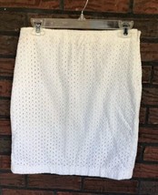 Max Studio Skirt Size 2 White Cotton Lined Eyelet Side Zipper Pencil Str... - $7.60