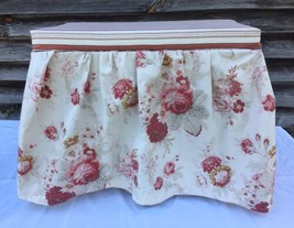 Vanity Bench Stool Pleated Skirt Country Cottage Farmhouse White Red Floral - £47.77 GBP