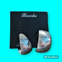 Vintage Brooks Silver Tone Hoop Earrings Pierced Surgical Steel Post Textured - £11.00 GBP