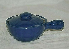 Vintage Stoneware Pottery Blue Individual Soup Chili Bean Pot w Lid Handled USA - £18.19 GBP