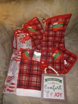 Christmas Kitchen Towels Oven Mitts Pot Holders Decor Xmas House NWT Lot - £19.83 GBP