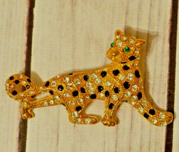 retired QVC green rhinestone big cat brooch pin animal leopard cheetah - $19.79