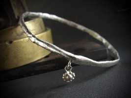 Bracelet. Starling silver thin bracelet with a small flower pendant. Handmade br - £76.12 GBP