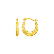 14k Yellow Gold Women&#39;s Gorgeous Textured Petite Hoop Earrings (14.5 mm) - £66.26 GBP
