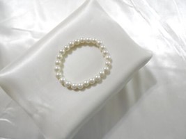 Department Store 7&quot; Simulated Glass Pearl Stretch Bracelet Y578 - $11.51