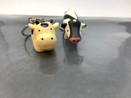 2 Vintage Souvenir Keyring Cute Little Cows Keychain 2 Anciens Porte-Clés Vaches - £7.99 GBP